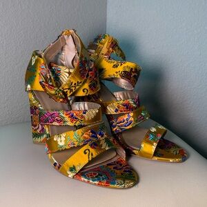NEW yellow multi-strap yellow chunky heel in size 10